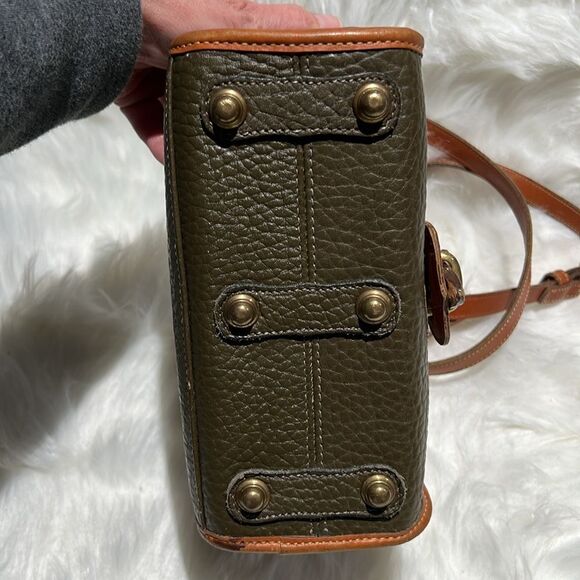 Dooney & Bourke vintage Equestrian/ Fisherman Core crossbody bag B89 - Picture 8 of 13